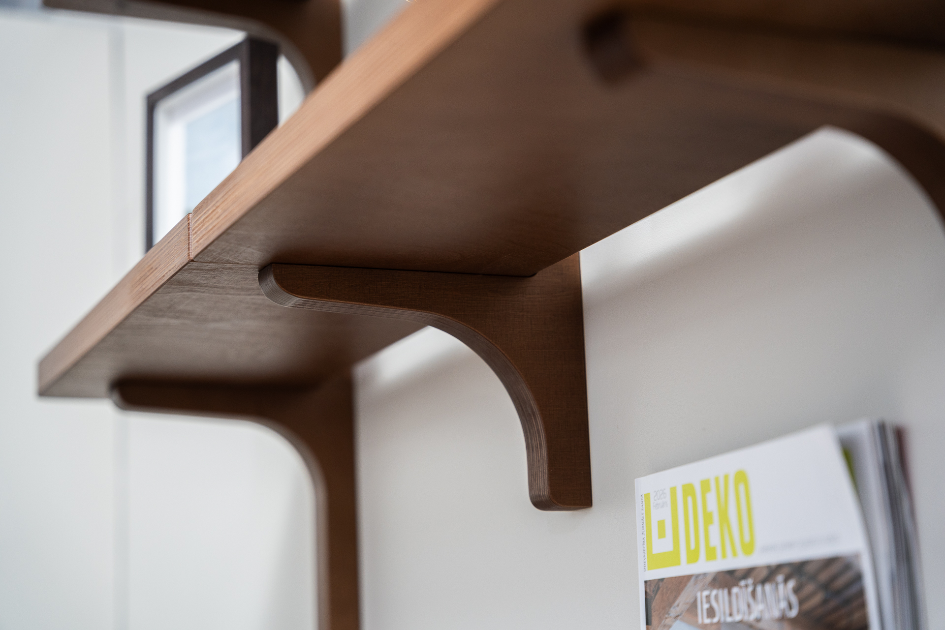 Floating desk with storage and shelves. - Image 7